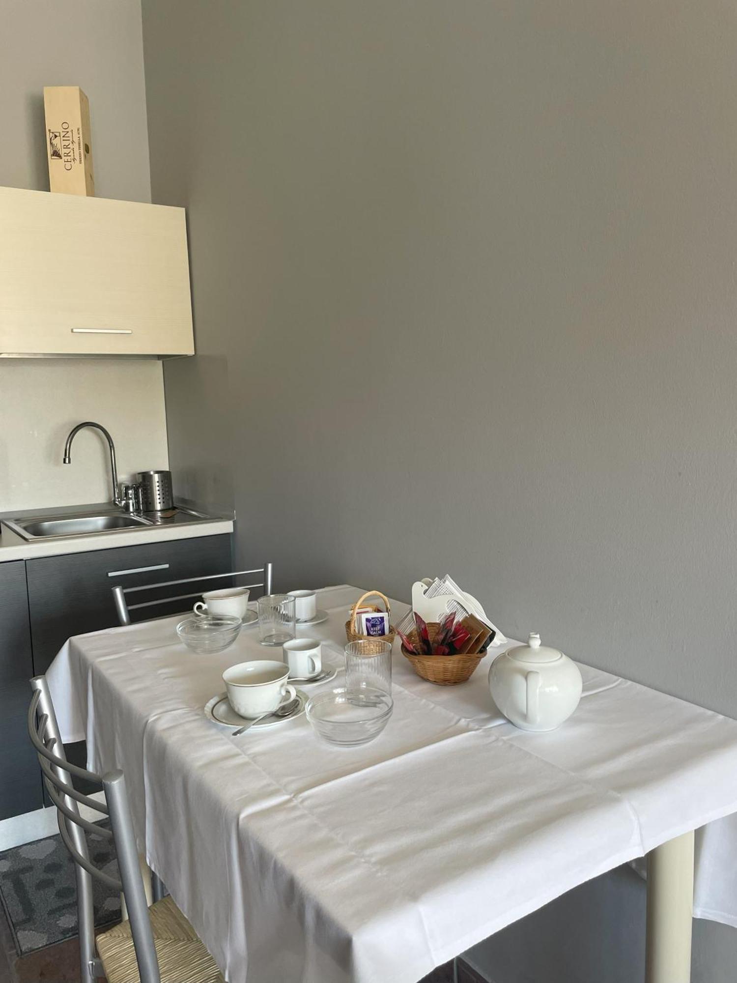 Agriturismo Finestre Di Langa 트레쪼 티넬라 외부 사진